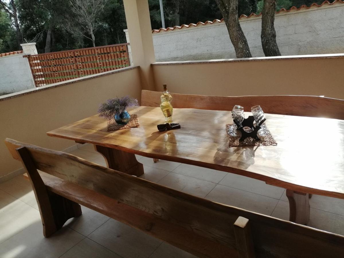 Vila Veronika 2 بولا المظهر الخارجي الصورة